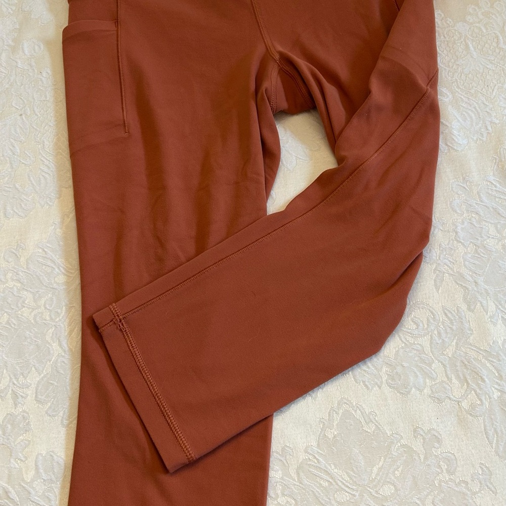 Athleta Etruscan Red  Leggings and Etruscan Red Purana wrap - Picture 2 of 10
